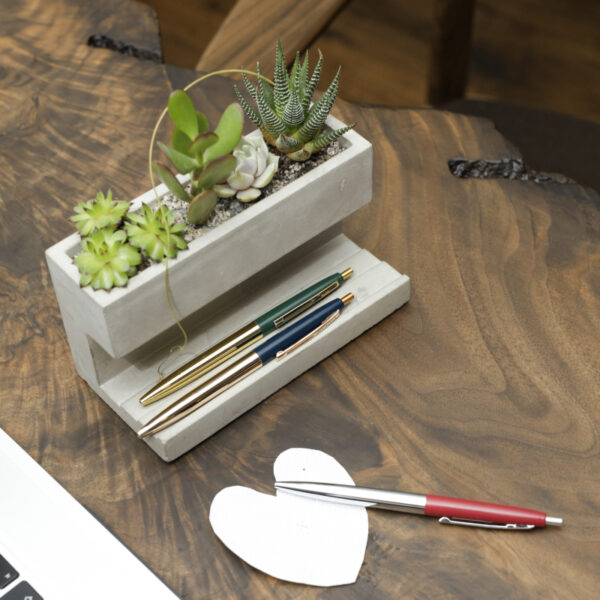 betonnen_bureau_planter met pennen houder 3
